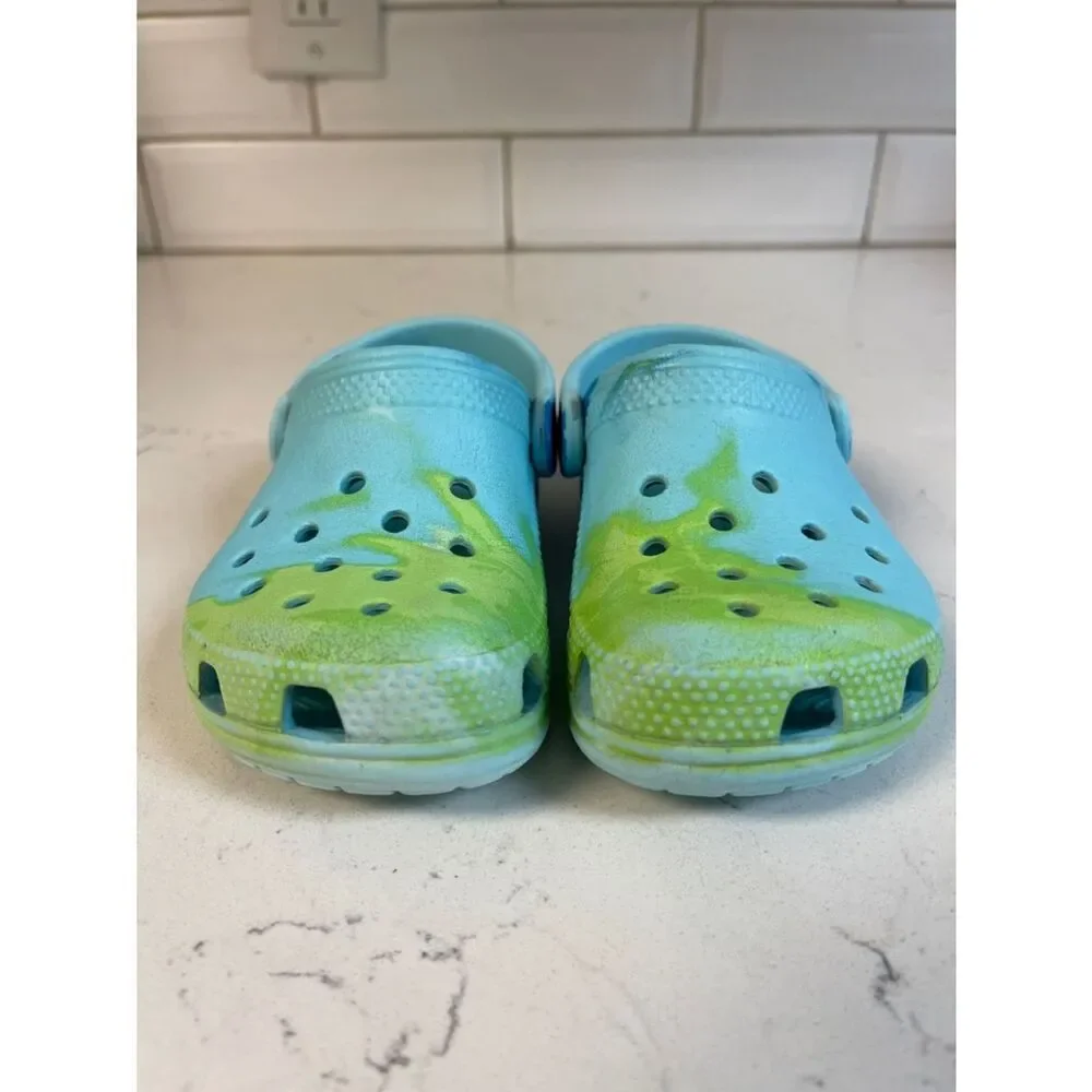 CROCS due color show